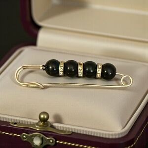 🖤💛Gold-Tone Safety Pin Brooch with Black Faux Pearls & Rhinestone Accents/NWOT🖤💛